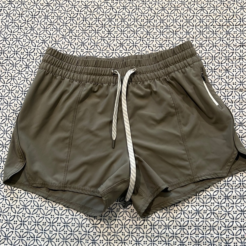 Vuori Shorts!